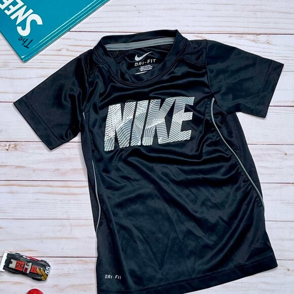 Nike Dri- Fit 6 Piece Shirt Bundle - Picture 4 of 7